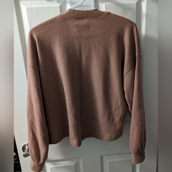 Abercrombie & Fitch Soft Collection Cozy Cropped Cardigan in Cedarwood |… - Picture 6 of 7